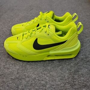 Nike Air Max Dawn Womens Size 7 Atomic Green DV2227 300 Running Shoes NWT